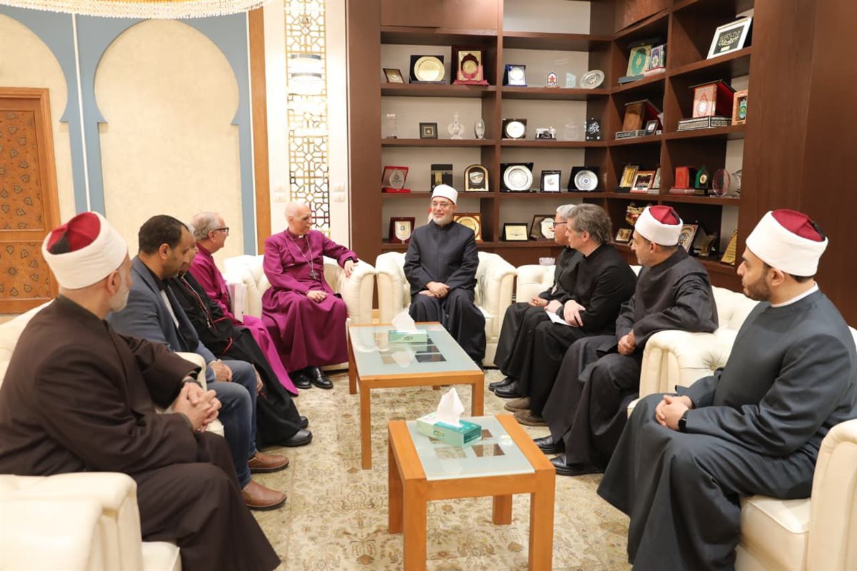 مفتي الجمهورية يستقبل وفد الكنيسة الأسقفية لتقديم التهنئة بعيد الفطر