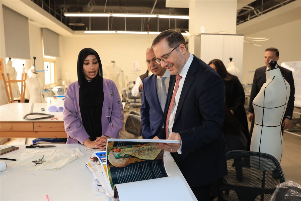 السفير البريطاني في الجامعة البريطانية&nbsp;