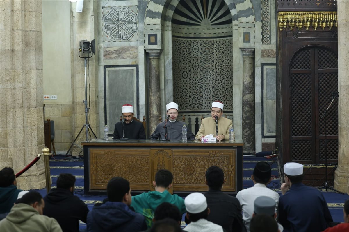 ملتقى الأزهر بعد صلاة التراويح يناقش آداب العيد في الإسلام