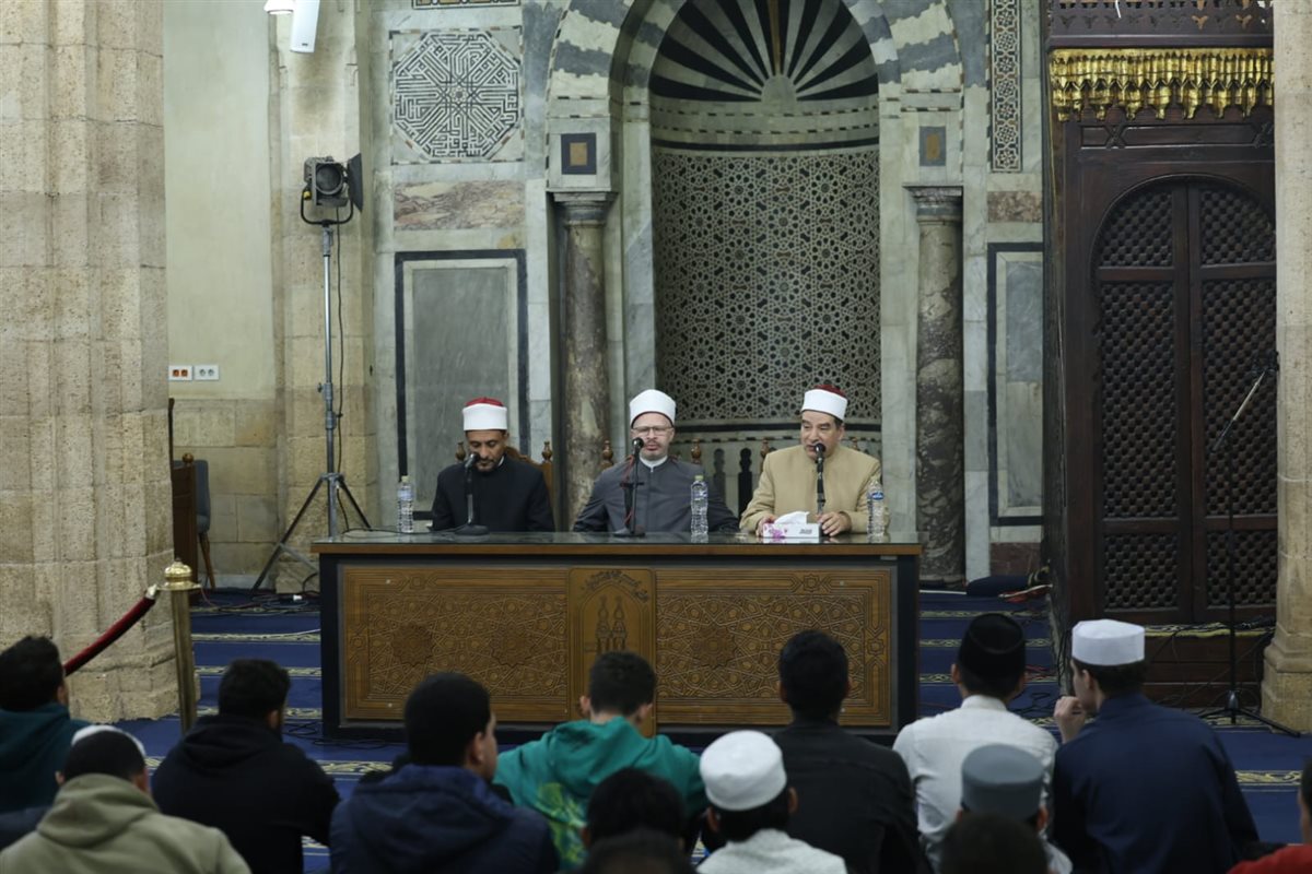 ملتقى الأزهر بعد صلاة التراويح يناقش آداب العيد في الإسلام