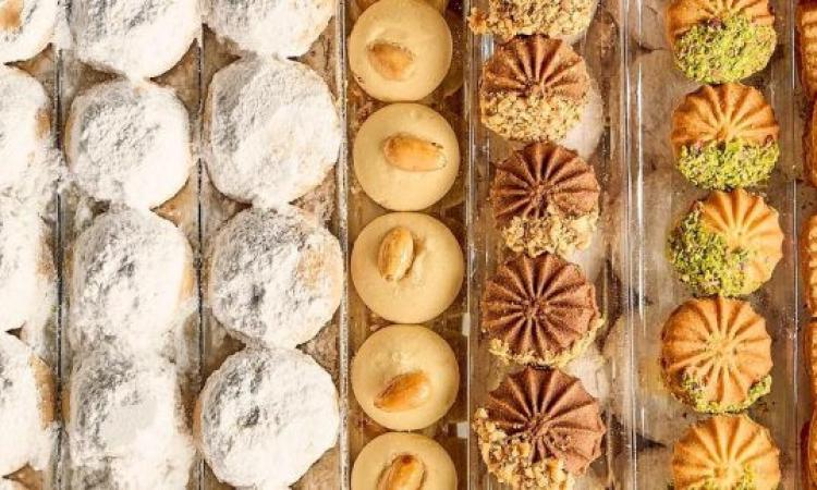 تناول كحك العيد