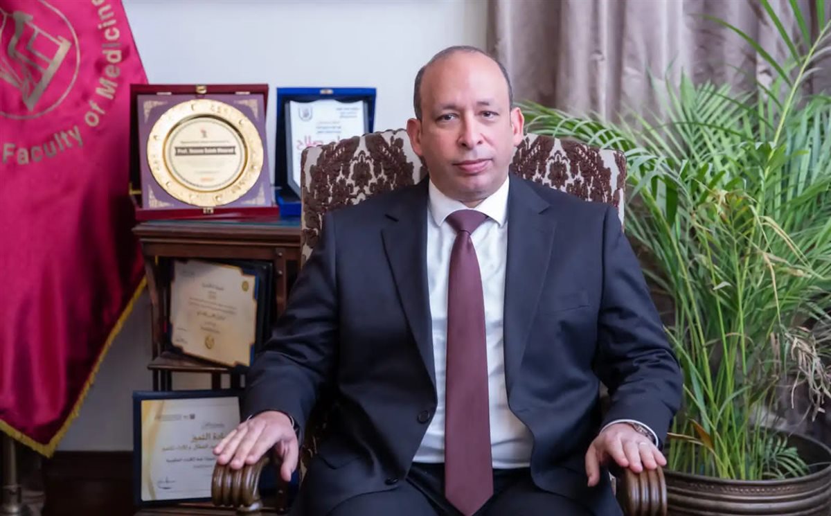 حسام صلاح مراد عميد كلية طب قصر العيني