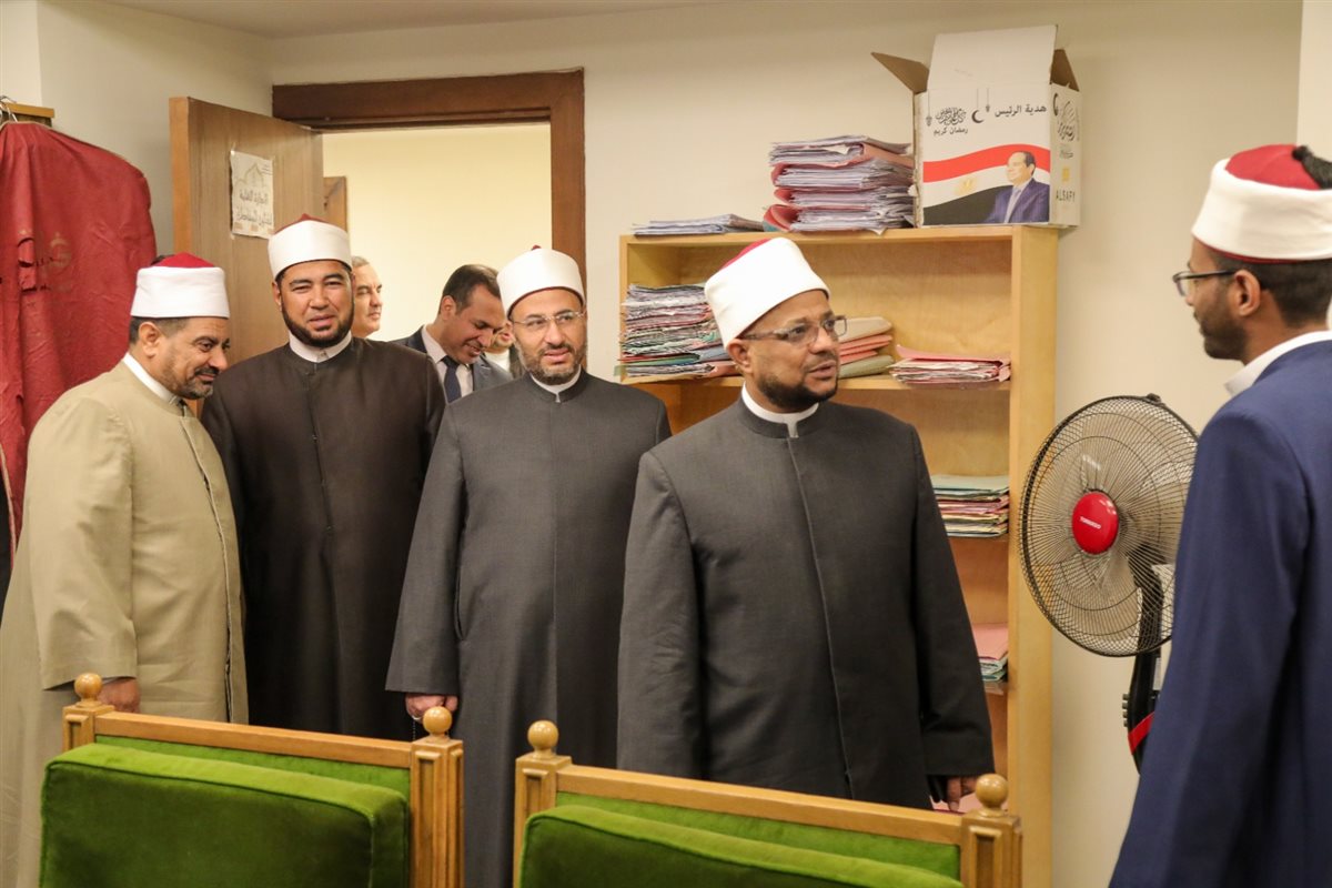 أمين البحوث الإسلامية يتفقد إدارات المجمع لمتابعة سير العمل بعد إجازة العيد