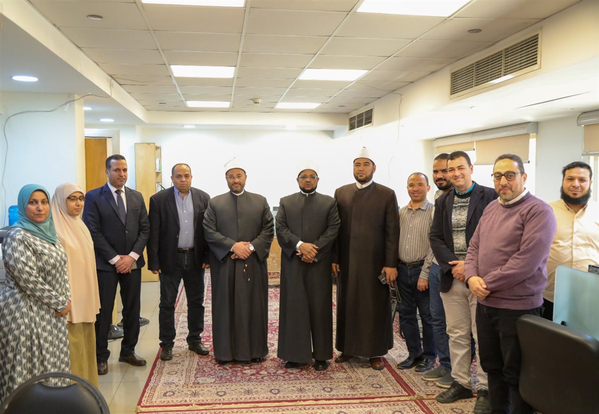 أمين البحوث الإسلامية يتفقد إدارات المجمع لمتابعة سير العمل بعد إجازة العيد