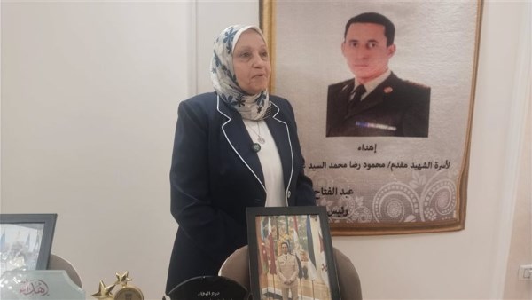 والدة الشهيد محمود رضا البحيري