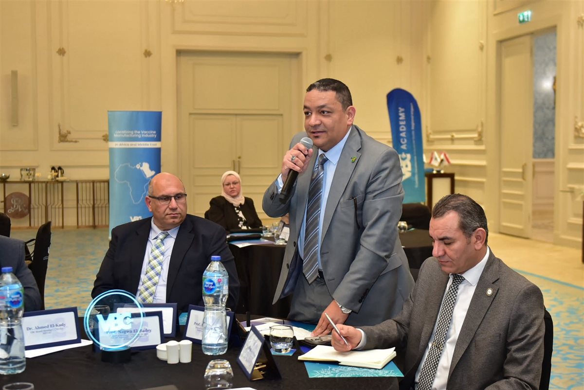 أحمد سمير عميد كلية الطب البيطري