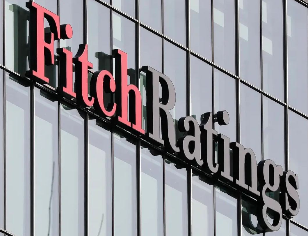 وكالات التصنيف تحذر من تضرر الاقتصاد العالمي مع استمرار الحرب