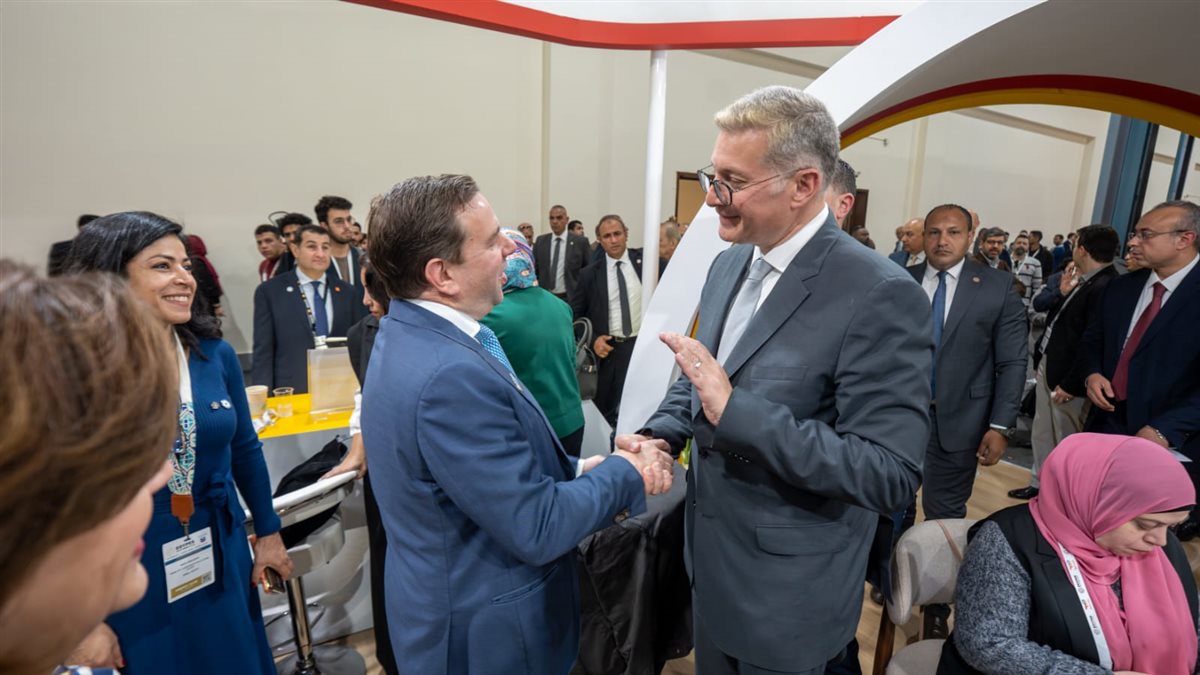 وزير البترول يتفقد أجنحة الشركات المشاركة في مؤتمر ومعرض مصر الدولي للطاقة “إيجبس 2026