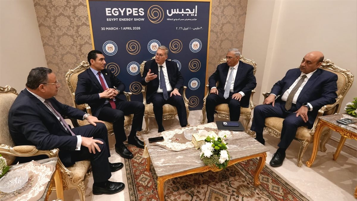 &nbsp;وزراء البترول والتعليم العالي والبحث العلمي والشباب والرياضة يعقدون مائدة مستديرة لتمكين وتأهيل الكفاءات الشابة بقطاع الطاقة&nbsp;