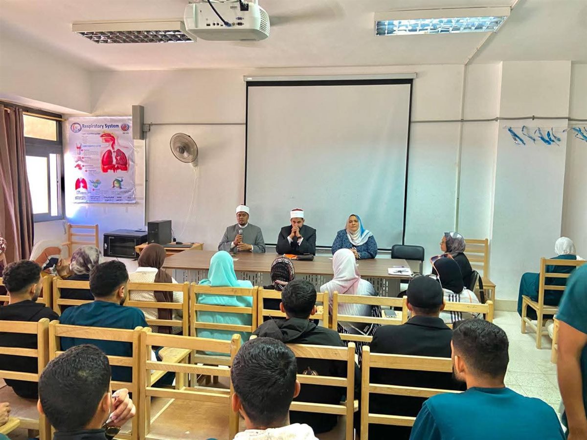 ندوة الأوقاف بجامعة السويس