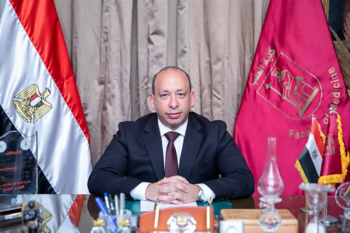 حسام صلاح مراد عميد قصر العيني