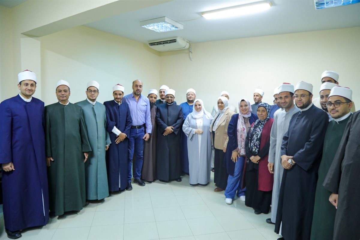 أمين البحوث الإسلامية يتفقد ختام برنامج تدريب الوعَّاظ والواعظات على لغة الإشارة
