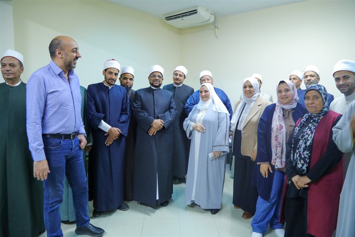أمين البحوث الإسلامية يتفقد ختام برنامج تدريب الوعَّاظ والواعظات على لغة الإشارة