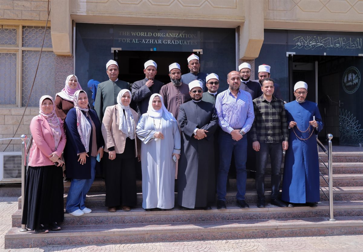 أمين البحوث الإسلامية يتفقد ختام برنامج تدريب الوعَّاظ والواعظات على لغة الإشارة