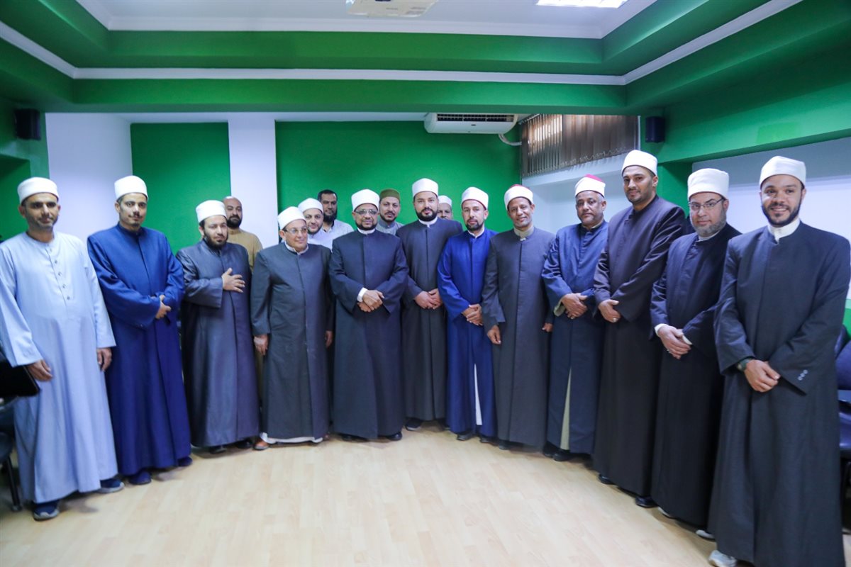 أمين البحوث الإسلامية يتفقد ختام برنامج تدريب الوعَّاظ والواعظات على لغة الإشارة