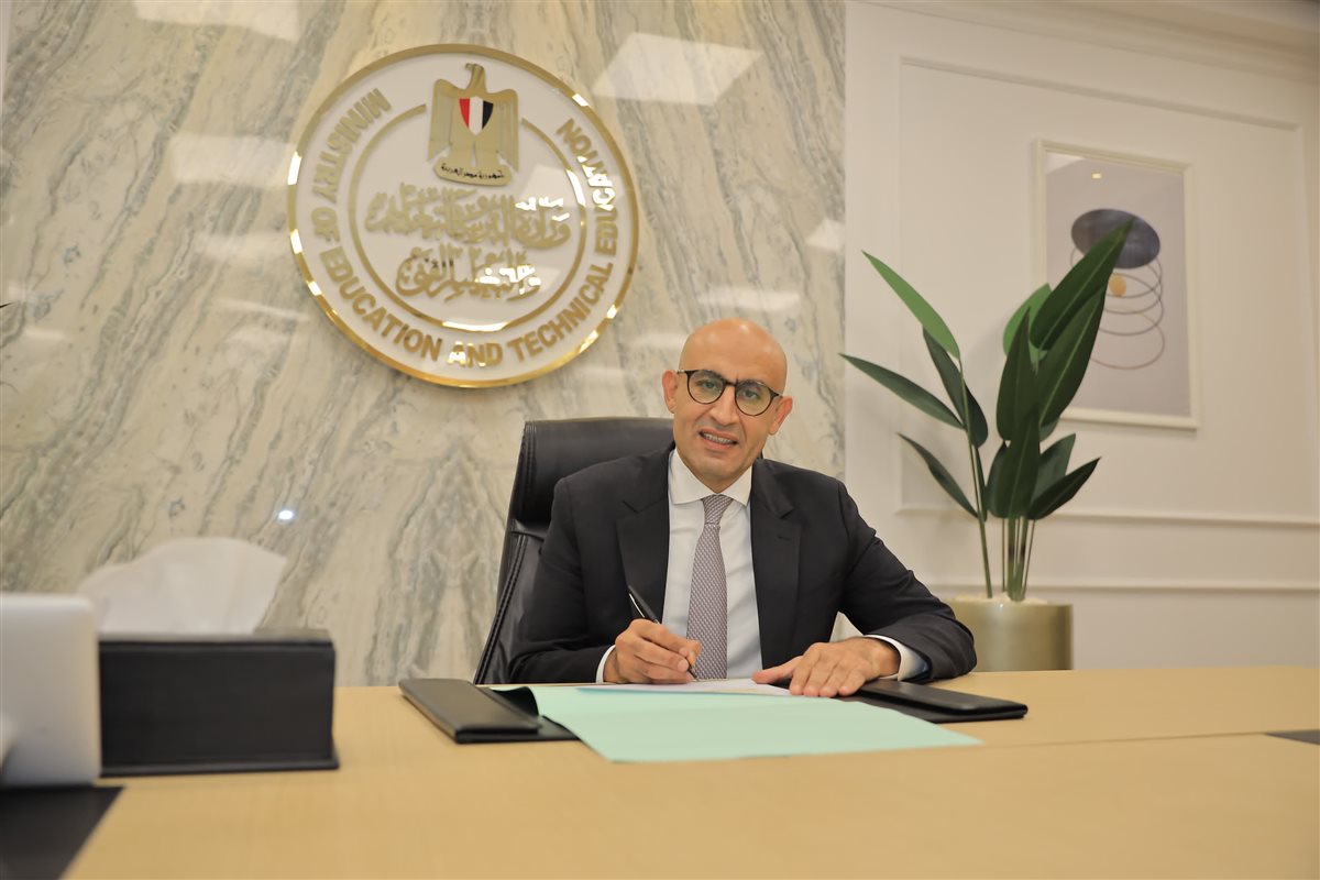 محمد عبد اللطيف وزير التربية والتعليم