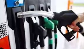 باكستان تقرر رفع أسعار الوقود لتمرير عبء زيادة أسعار النفط