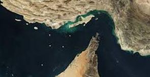 حركة السفن في مضيق هرمز تشهد تراجعًا حادًا وسط تصعيد الأوضاع الأمنية