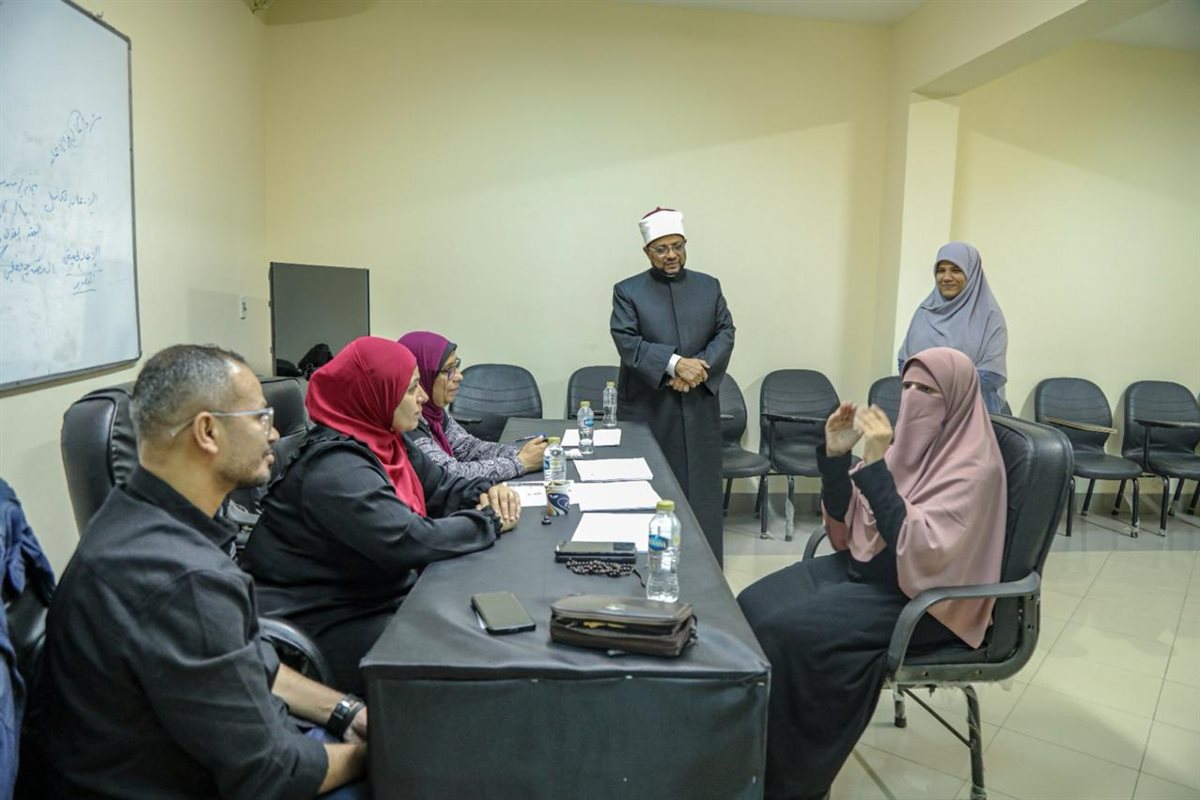 أمين البحوث الإسلامية يتفقد اختبارات برنامج تدريب الوعاظ على لغة الإشارة