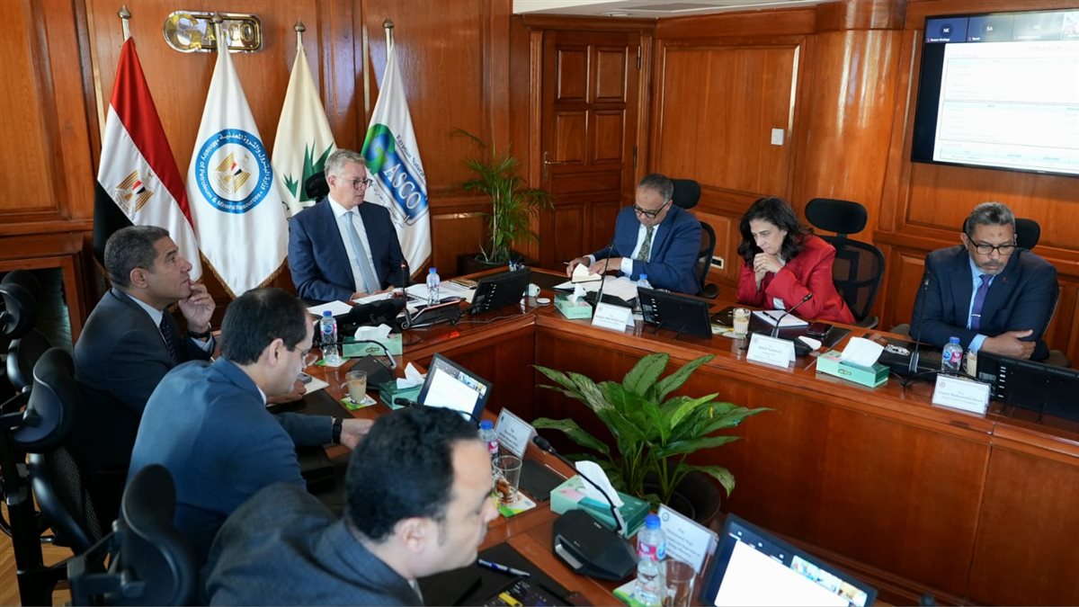 وزير البترول: التوسع في تكنولوجيا الأساليب غير التقليدية لاستكشاف إمكانيات الصحراء الغربية