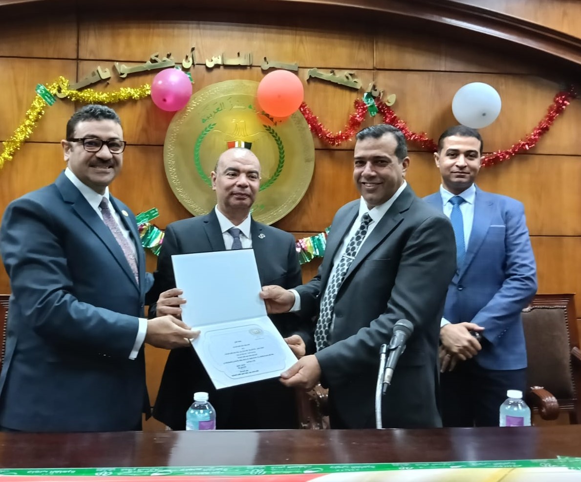 المستشار الدكتور صلاح فؤاد رئيس الاستئناف ورئيس محكمة جنوب القاهرة من مراسم تكريم الأستاذ أحمد ميدان