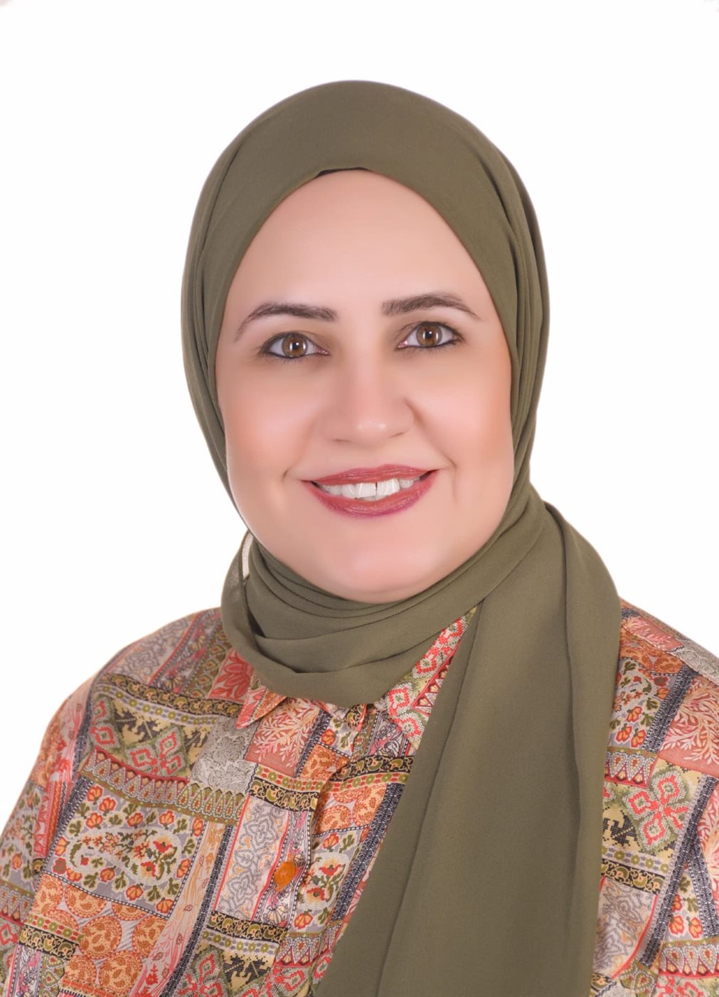 الكاتبة علا عبد المنعم