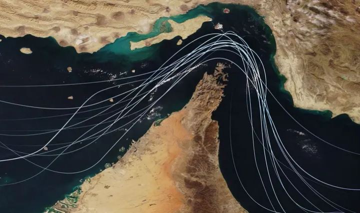 إيران تعلن عبور 33 سفينة عبر هرمز وسط ترقب لاتفاق مرتقب مع واشنطن