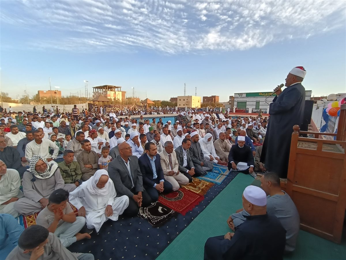 الأوقاف: إقبال حاشد على ساحات الصلاة والمساجد