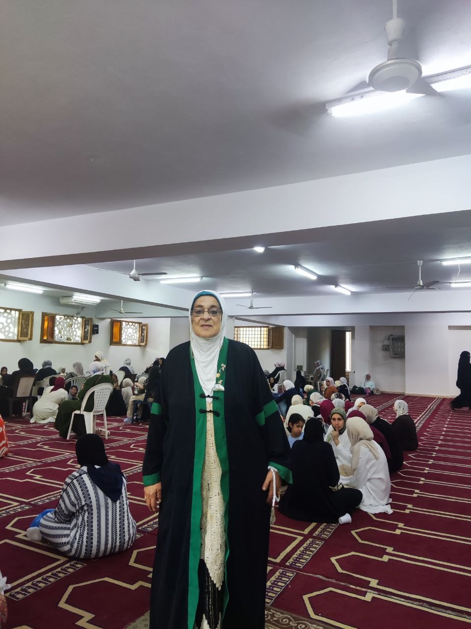 واعظات الأوقاف يُسهمن في تنظيم المساحات المخصصة للسيدات في صلاة العيد