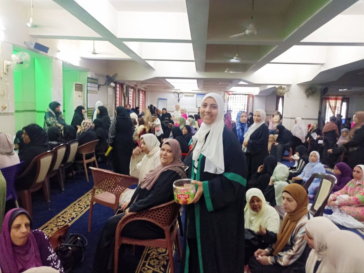 واعظات الأوقاف يُسهمن في تنظيم المساحات المخصصة للسيدات في صلاة العيد