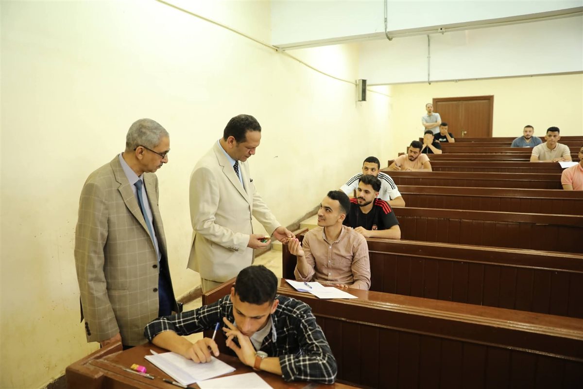 رئيس جامعة الأزهر يتابع امتحانات نهاية الفصل الدراسي الثاني الجامعة