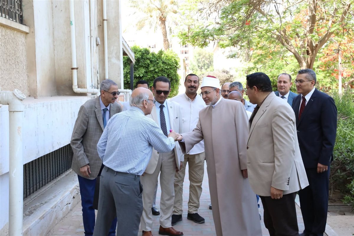 رئيس جامعة الأزهر يتابع امتحانات نهاية الفصل الدراسي الثاني الجامعة