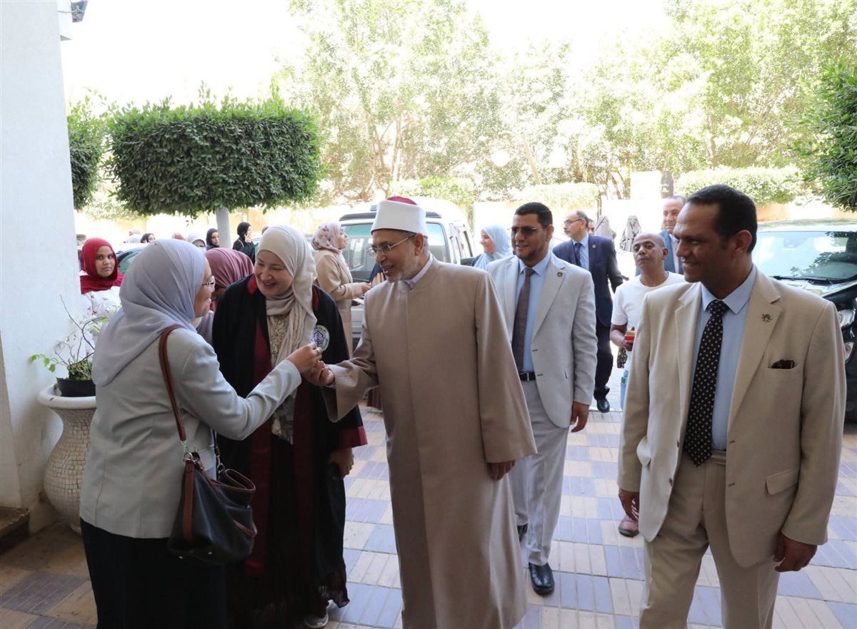 رئيس جامعة الأزهر يتابع امتحانات نهاية الفصل الدراسي الثاني الجامعة