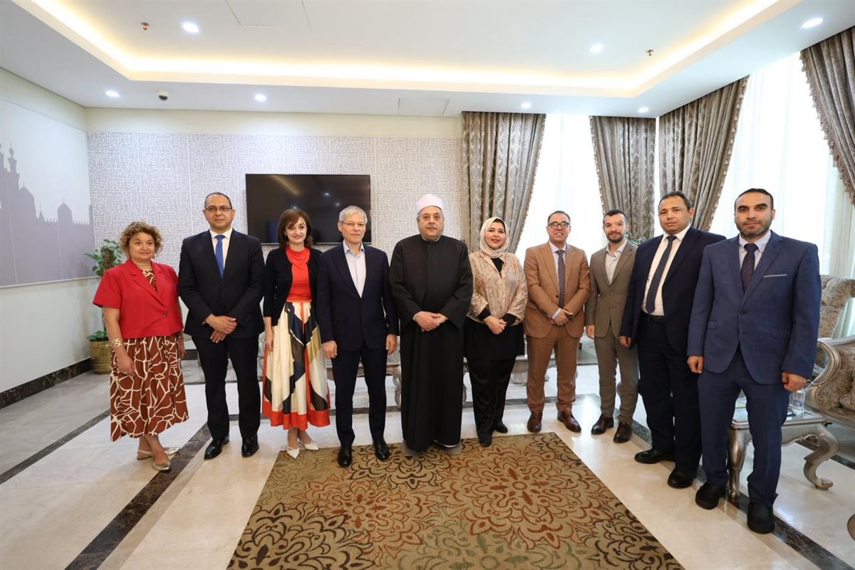 أيمن عبدالغني يستقبل المرشح الروماني لمنصب الأمين العام للمنظمة الدولية للفرنكوفونية