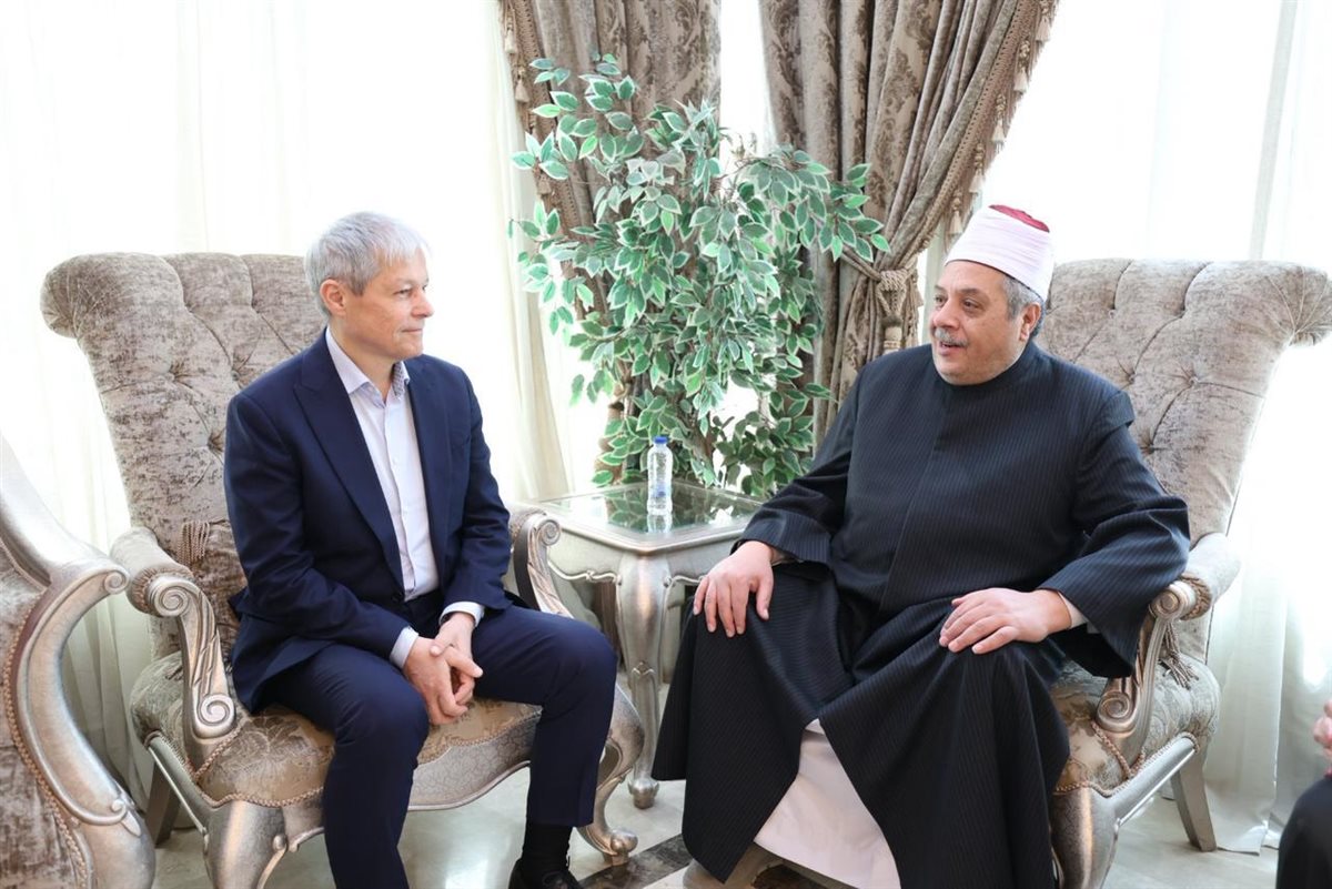 أيمن عبدالغني يستقبل المرشح الروماني لمنصب الأمين العام للمنظمة الدولية للفرنكوفونية