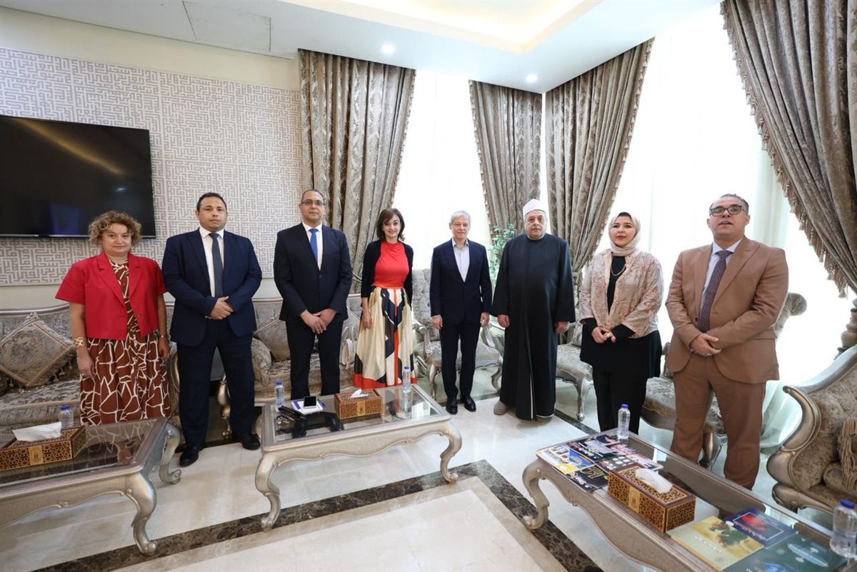 أيمن عبدالغني يستقبل المرشح الروماني لمنصب الأمين العام للمنظمة الدولية للفرنكوفونية