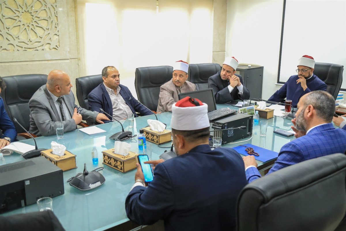 أمين البحوث الإسلامية يشدد على أهميَّة تعزيز التنسيق بين الإدارات داخل المجمع