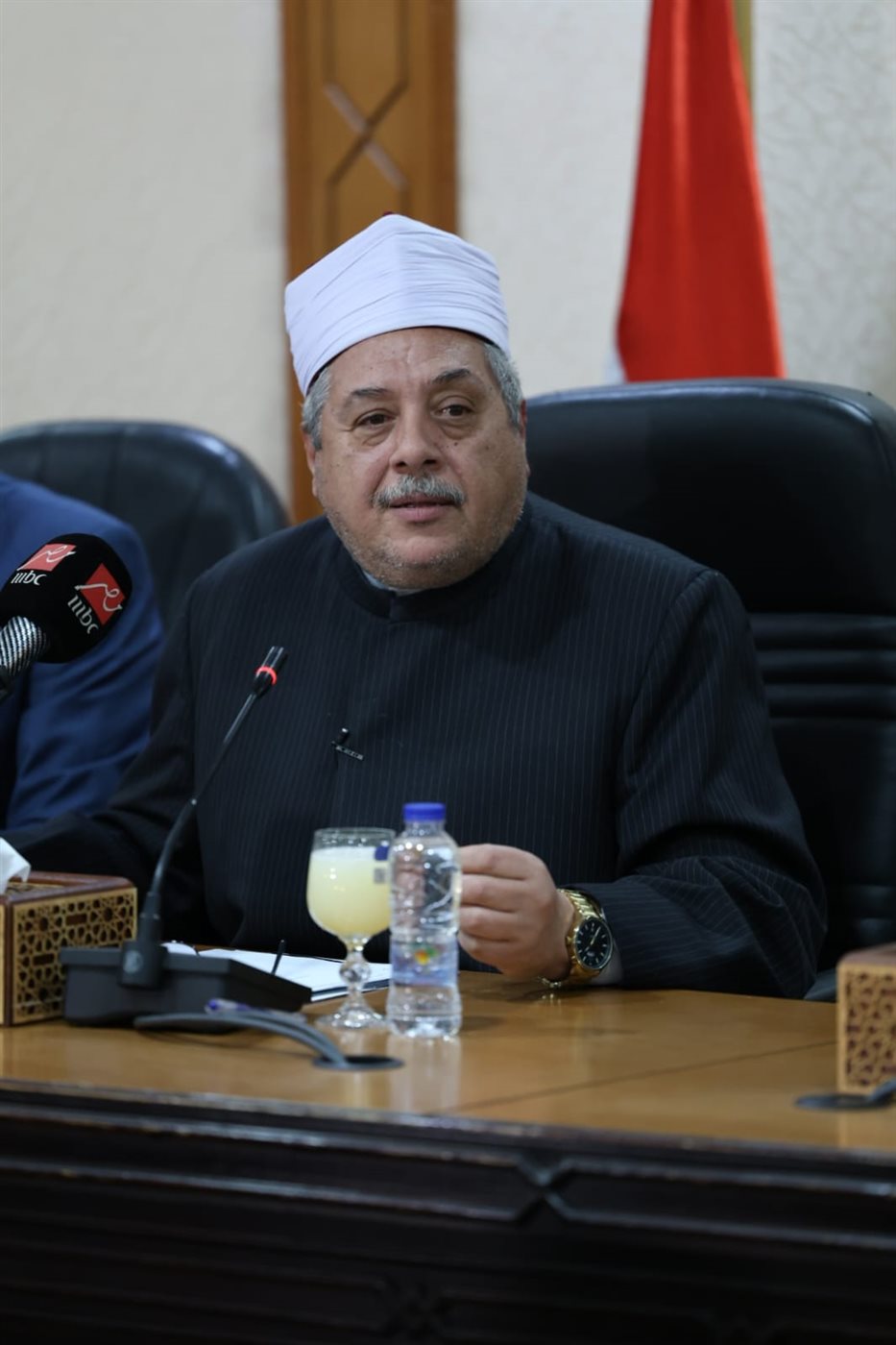 الشيخ أيمن عبد الغني يجيب عن أسئلة الصحفيين بشأن امتحانات الثانوية الأزهرية