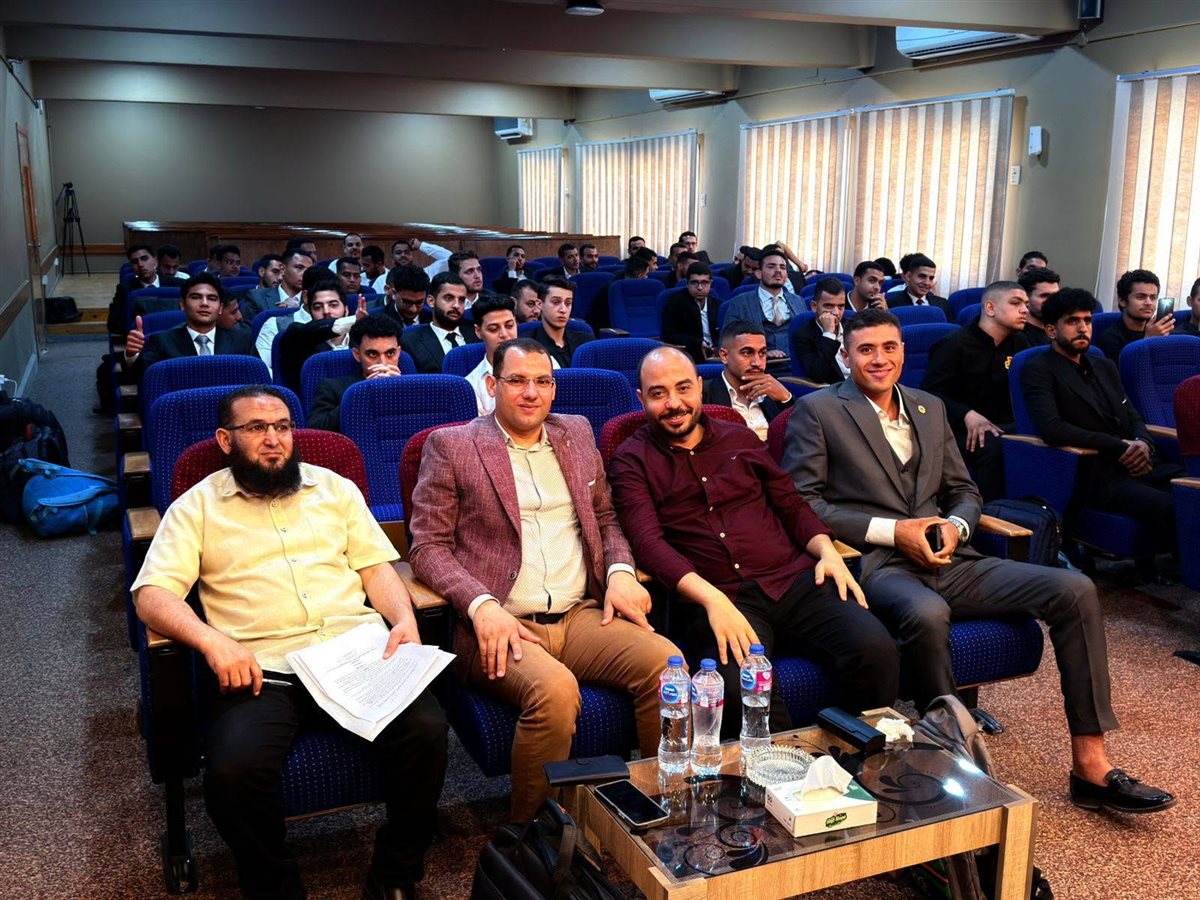 خبراء الصحافة يناقشون مشاريع تخرج طلاب مشروعات تخرج إعلام الأزهر