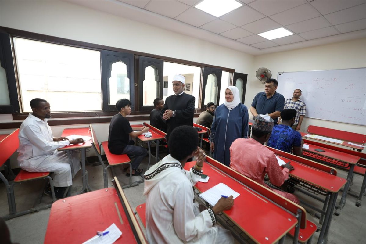 «الشرقاوي» و«الصعيدي» يتفقدان لجان امتحانات الفقه للثانوية الأزهرية للوافدين بمعاهد البعوث إسلامية