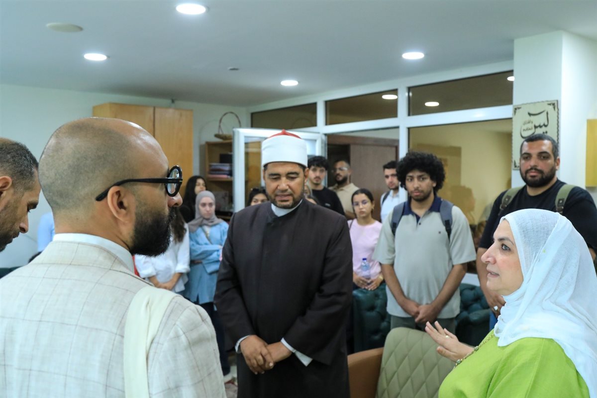 البحوث الإسلامية يستقبل وفدًا من طلاب الجامعة الأمريكية للتعرف على جهوده الدعوية