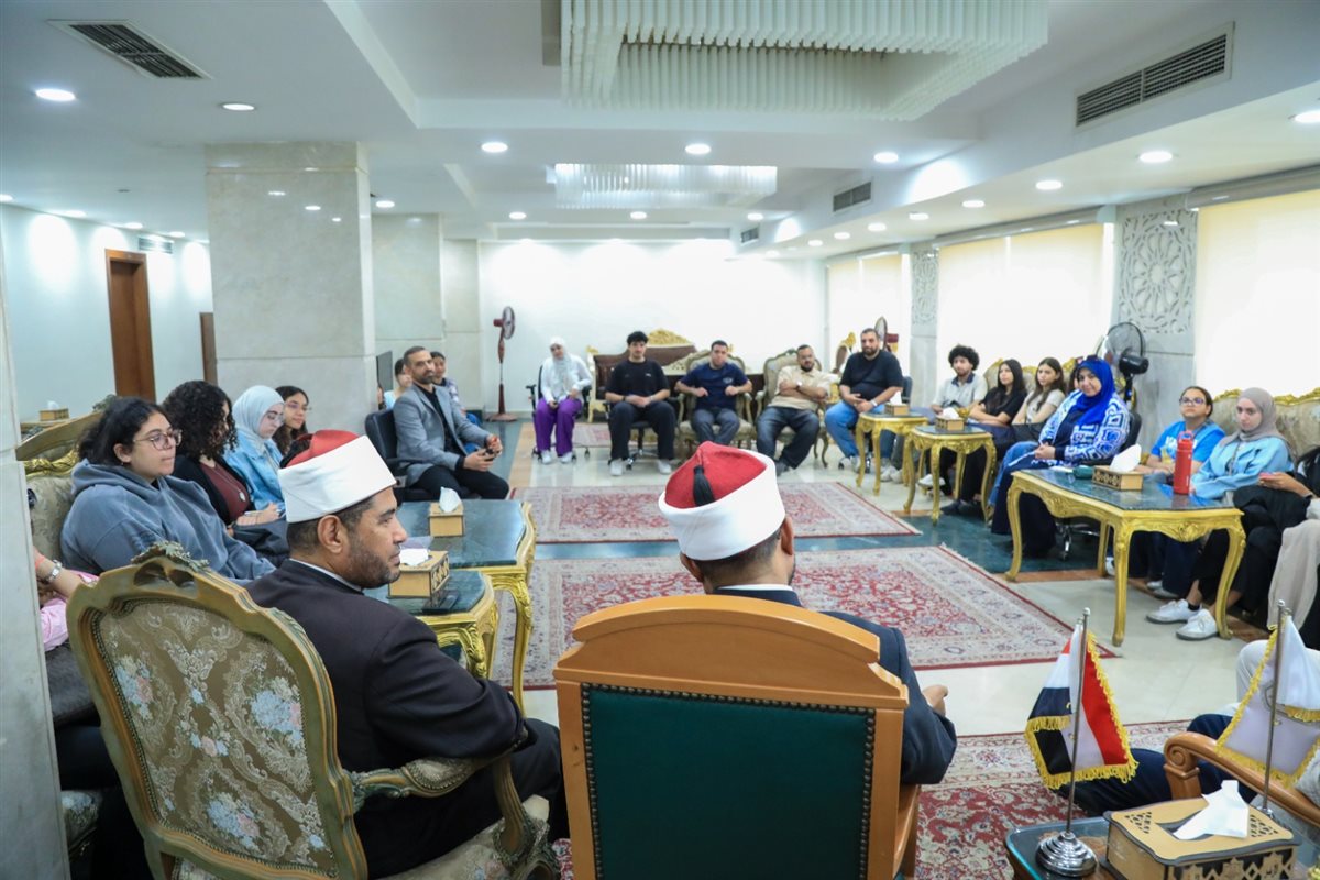 البحوث الإسلامية يستقبل وفدًا من طلاب الجامعة الأمريكية للتعرف على جهوده الدعوية