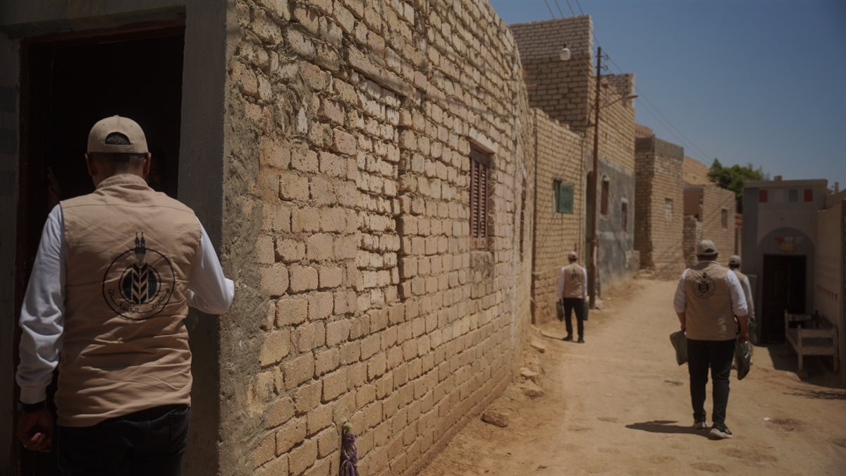 بيت الزكاة يطلق قافلة مساعدات إنسانية إلى محافظة شمال سيناء