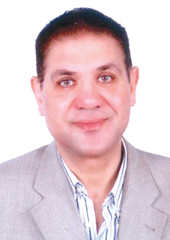 <strong>الدكتور فرحات على فرحات استاذ طب وجراحة العيون&nbsp;</strong>