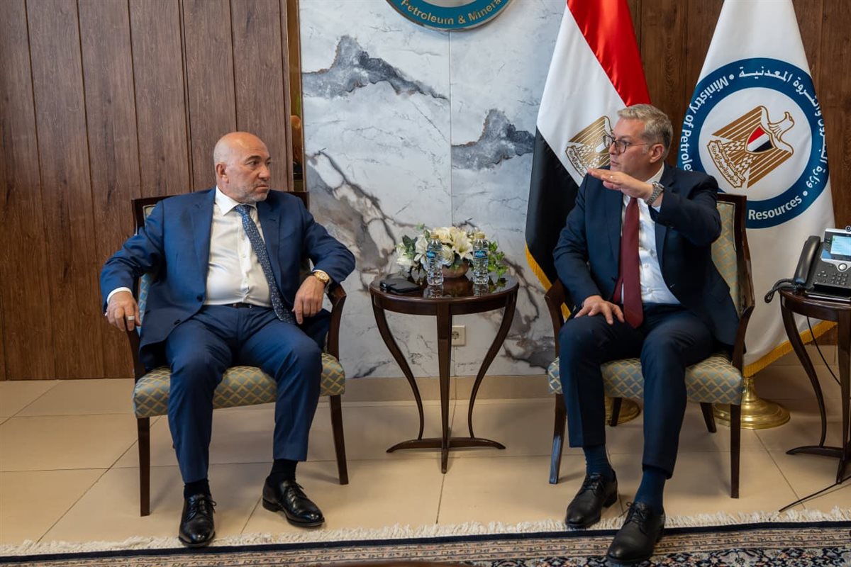 وزير البترول يبحث مع شركة آفاق للتعدين خطط التوسع في استكشاف وإنتاج الذهب