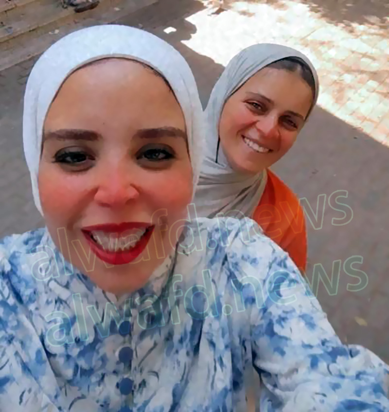 سارة سائقة طلبات وصحفية الوفد زينب النجار