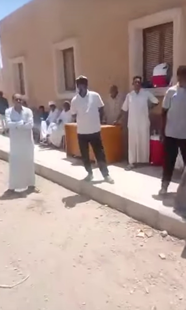 تجمهر أهالي قرية وادي العرب بنصر النوبه