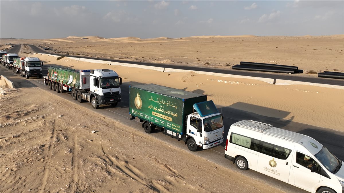 بيت الزكاة يعلن دخول القافلة الإنسانية الخامسة عشرة إلى قطاع غزة