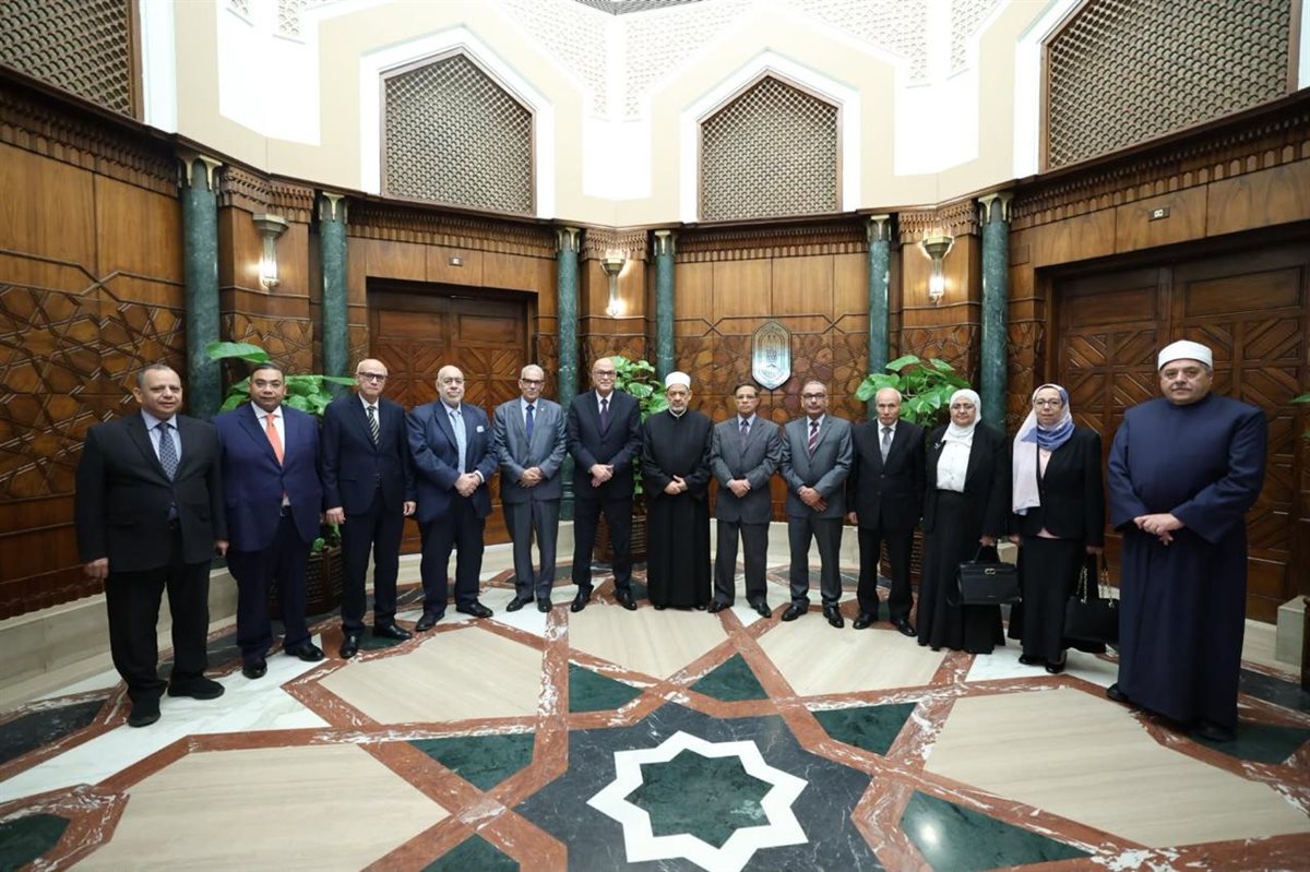 شيخ الأزهر يستقبل رئيس هيئة قضايا الدولة ويهنئه بمنصبه الجديد