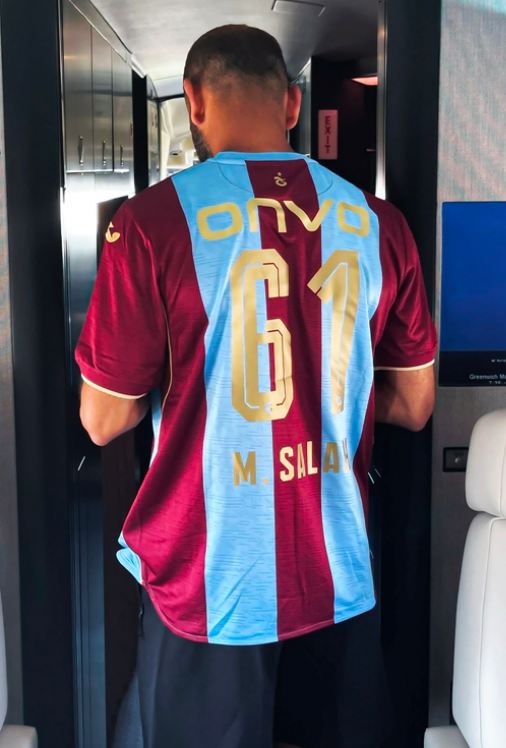 محمد صلاح بالقميص رقم 61